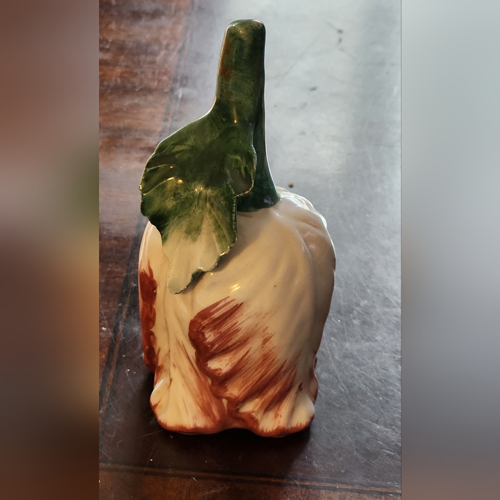 Ceramic Parrot Tulip with Leaf Bell